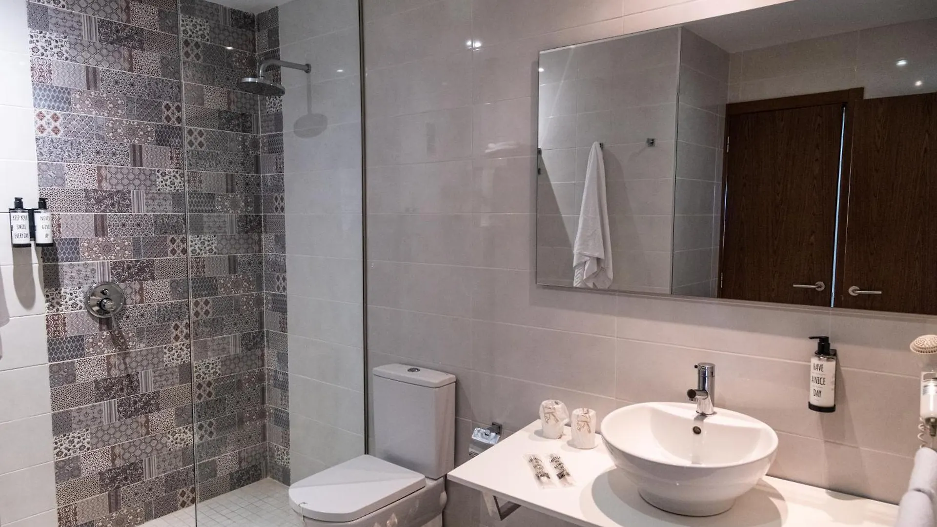 Hotel Adonis Plaza Santa Cruz de Tenerife 3*,